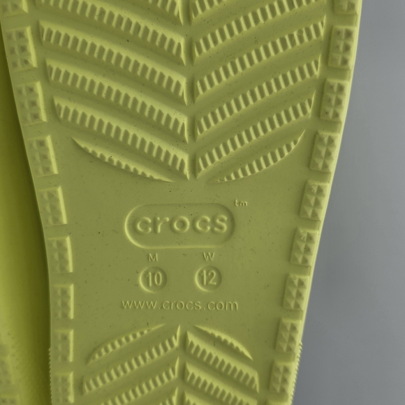 CROCS Classic Cozy Sandals, Bright Yellow, Faux Fur, SOFT! Men's 10/Women's 12 - Picture 10 of 12